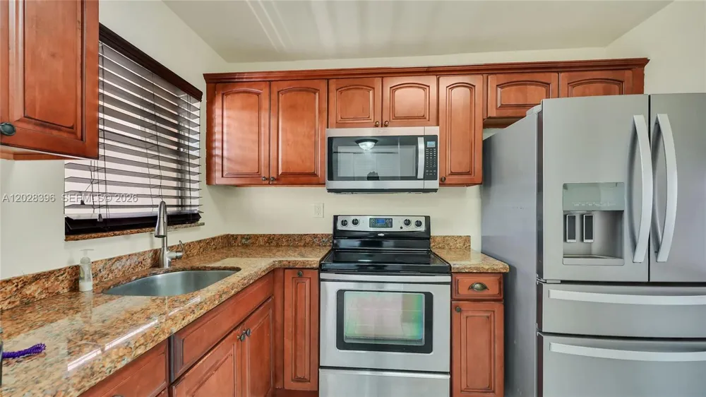 2811 Pine Island Rd #302 Sunrise, FL 33322