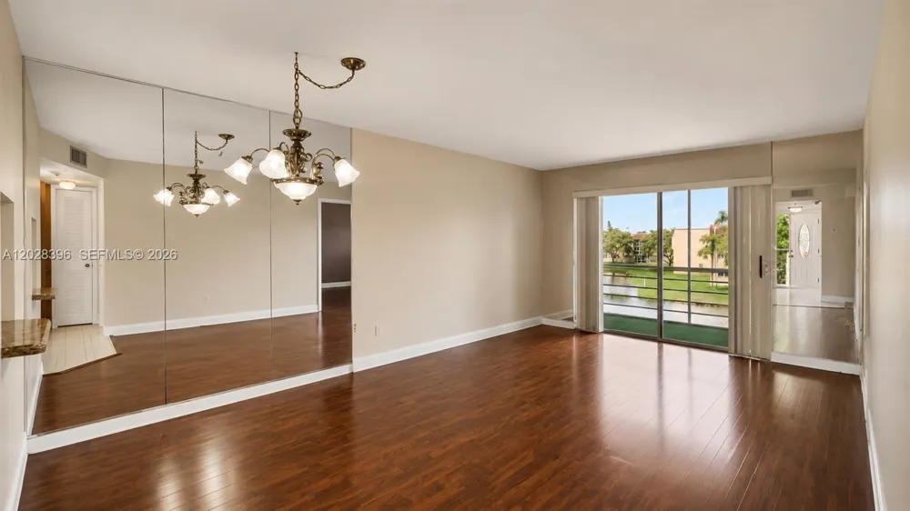 2811 Pine Island Rd #302 Sunrise, FL 33322