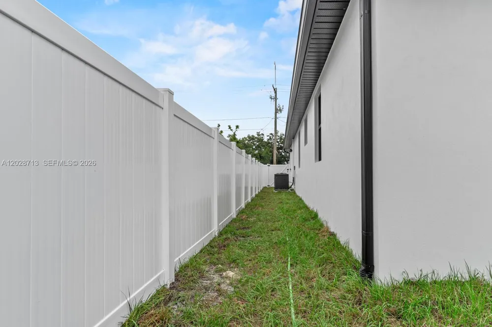 8210 Elmer St, Tampa, FL 33604