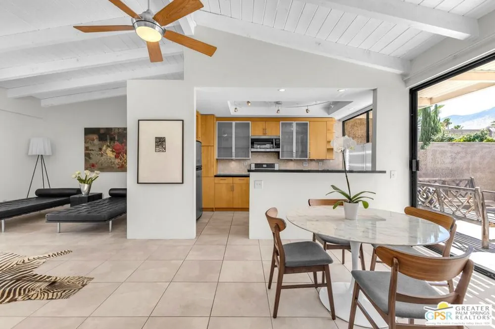 858 Calle De Mimosas Palm Springs, CA 92262
