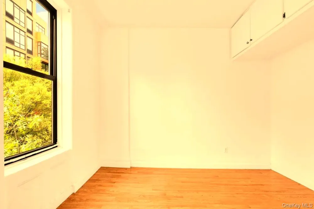 327 E 3rd Street #2E New York (Manhattan), NY 10009