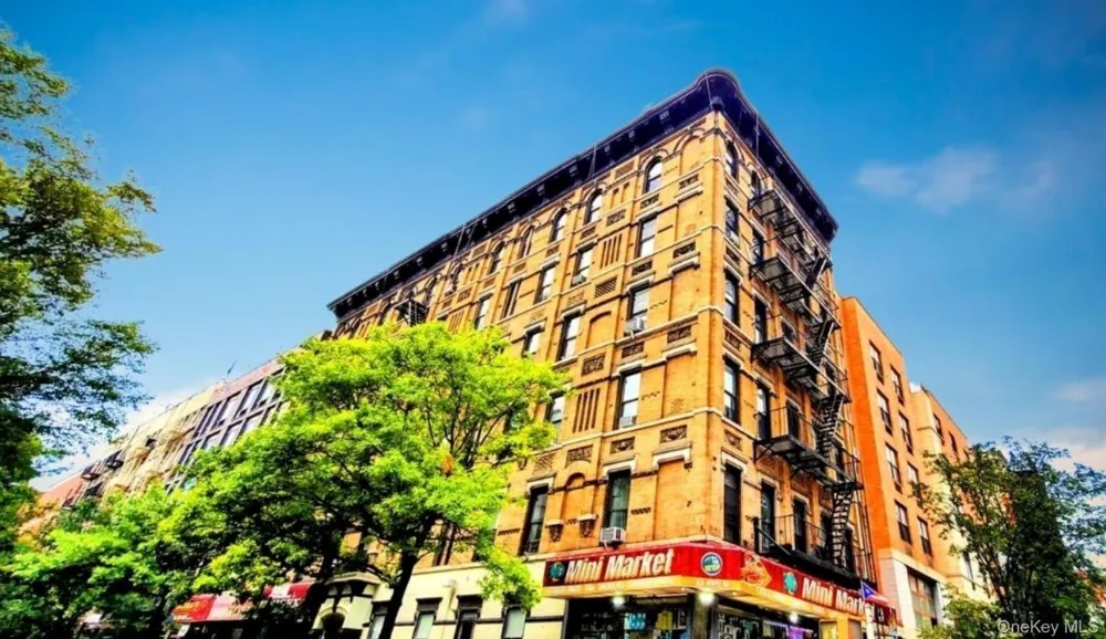 327 E 3rd Street #2E New York (Manhattan), NY 10009