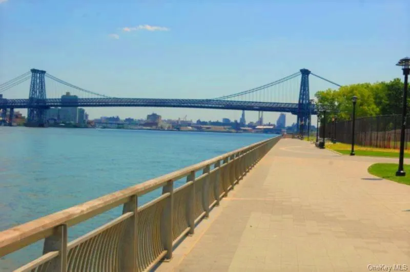 327 E 3rd Street #2E New York (Manhattan), NY 10009