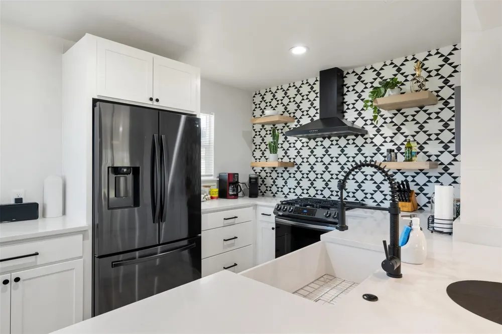 6104 Reicher Drive Austin, TX 78723