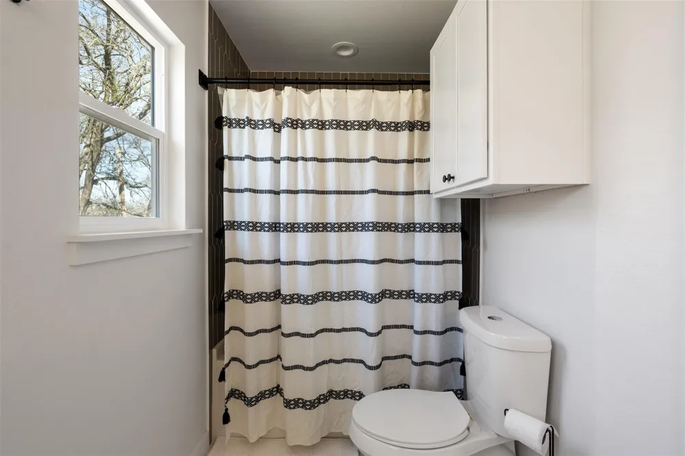 6104 Reicher Drive Austin, TX 78723