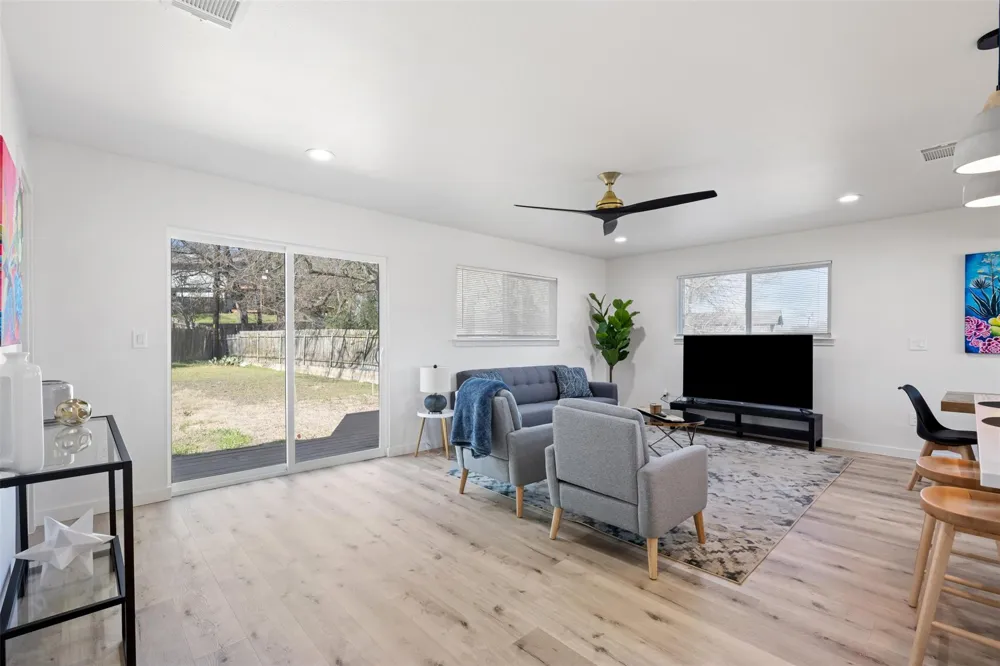 6104 Reicher Drive Austin, TX 78723