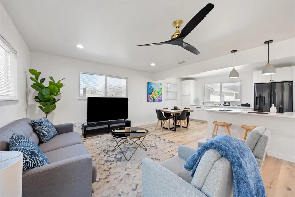6104 Reicher Drive Austin, TX 78723