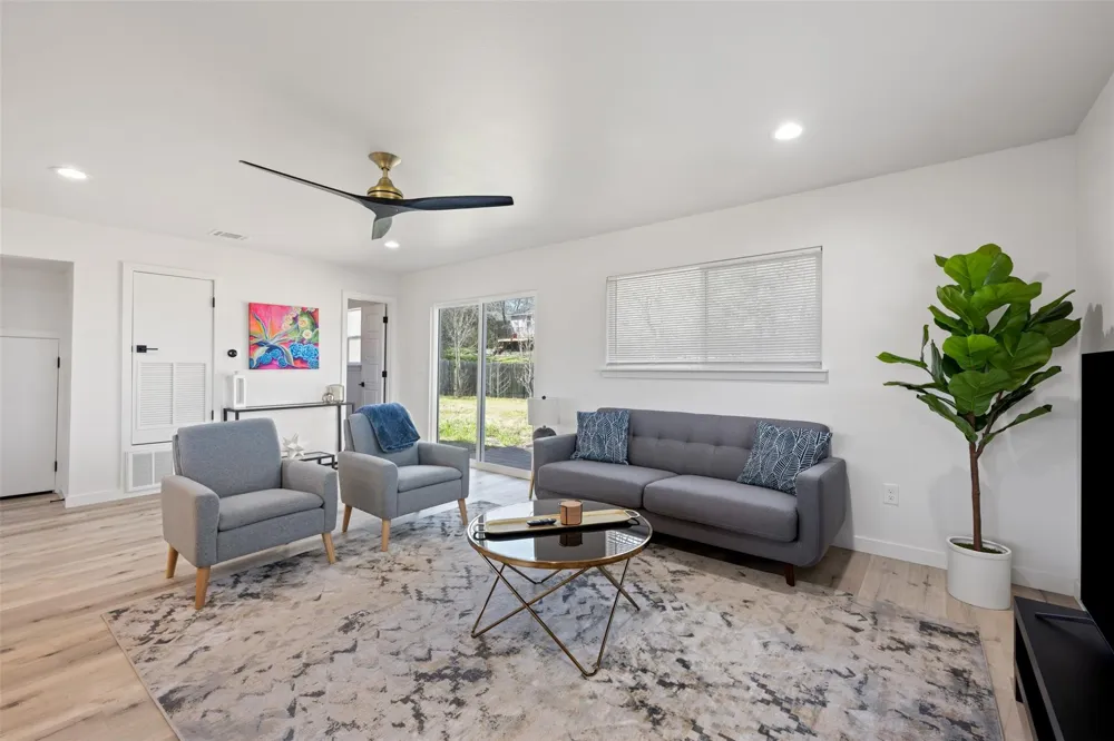 6104 Reicher Drive Austin, TX 78723
