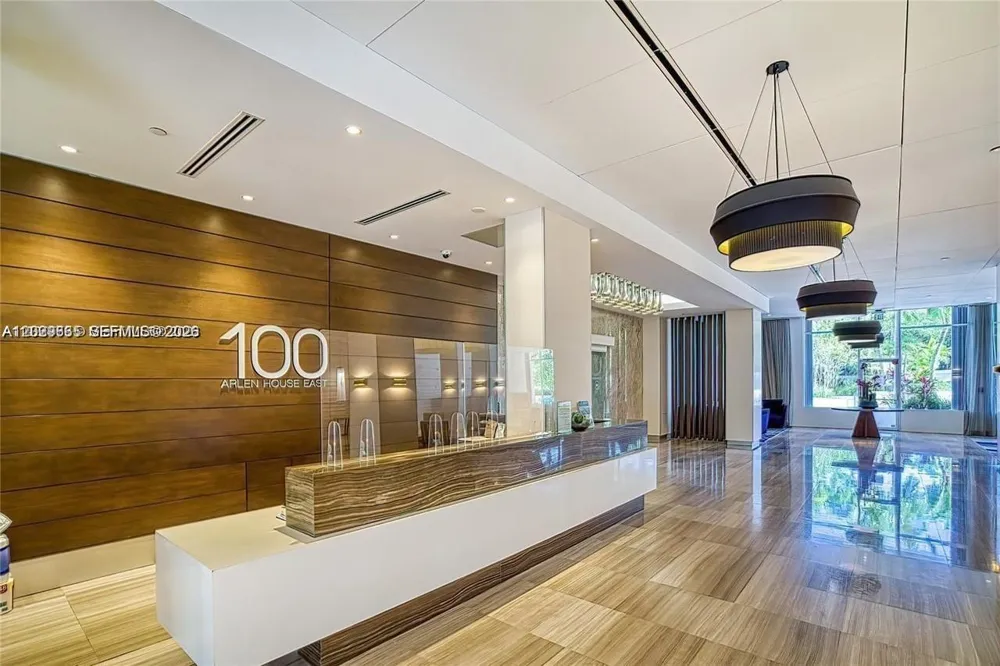 100 Bayview Dr #703