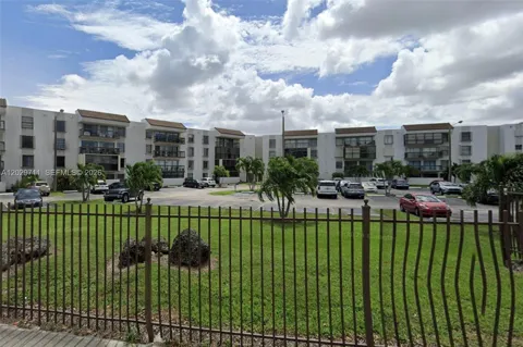 1300 SW 122nd Ave #101-2
