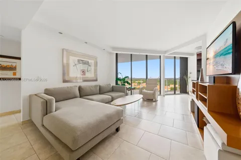 3610 Yacht Club Dr #1115