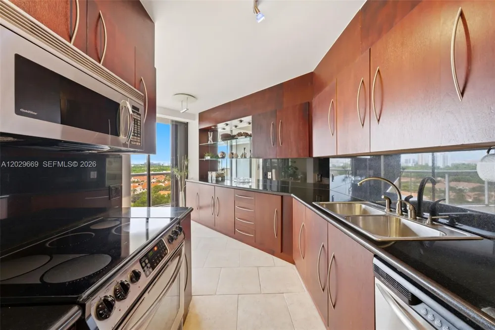 3610 Yacht Club Dr #1115 Aventura, FL 33180
