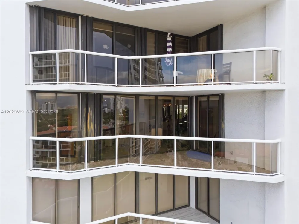 3610 Yacht Club Dr #1115 Aventura, FL 33180