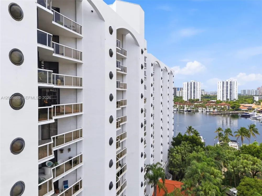 3610 Yacht Club Dr #1115 Aventura, FL 33180