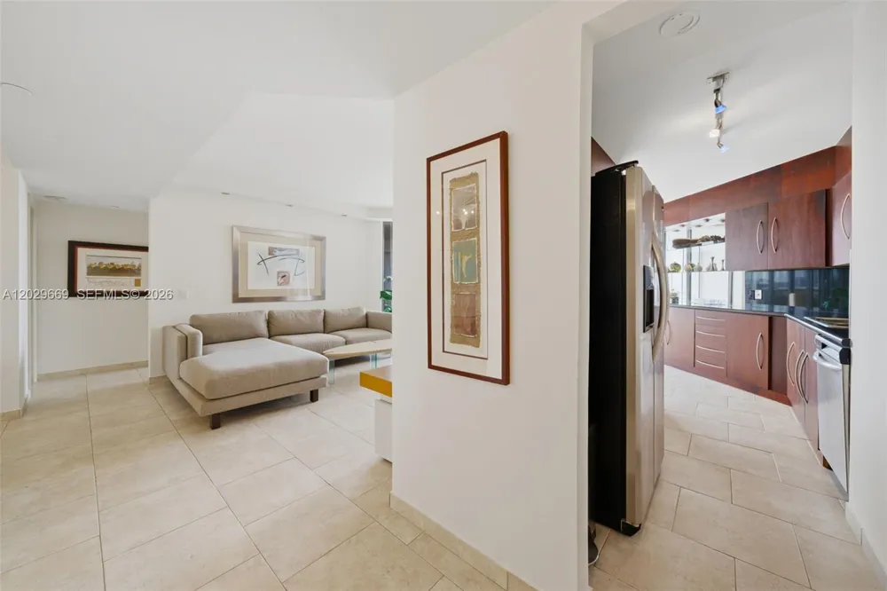 3610 Yacht Club Dr #1115 Aventura, FL 33180