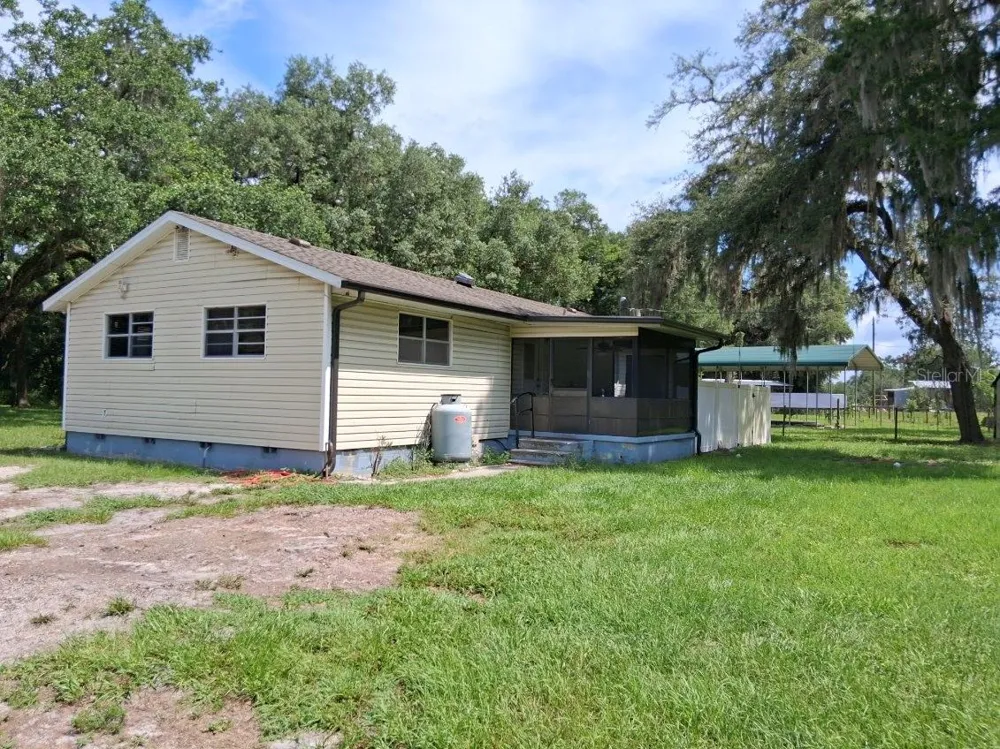10628 CR 771 Webster, FL 33597