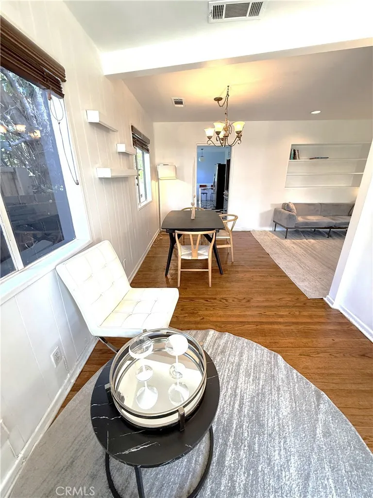 5425 Halbrent Avenue Sherman Oaks, CA 91411