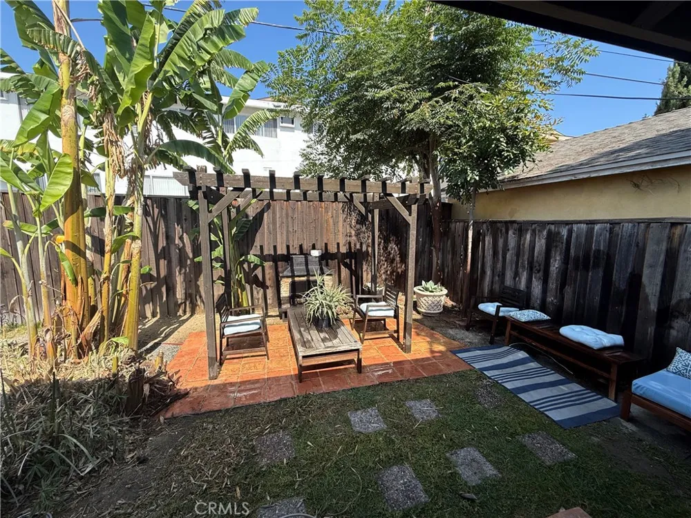 5425 Halbrent Avenue Sherman Oaks, CA 91411