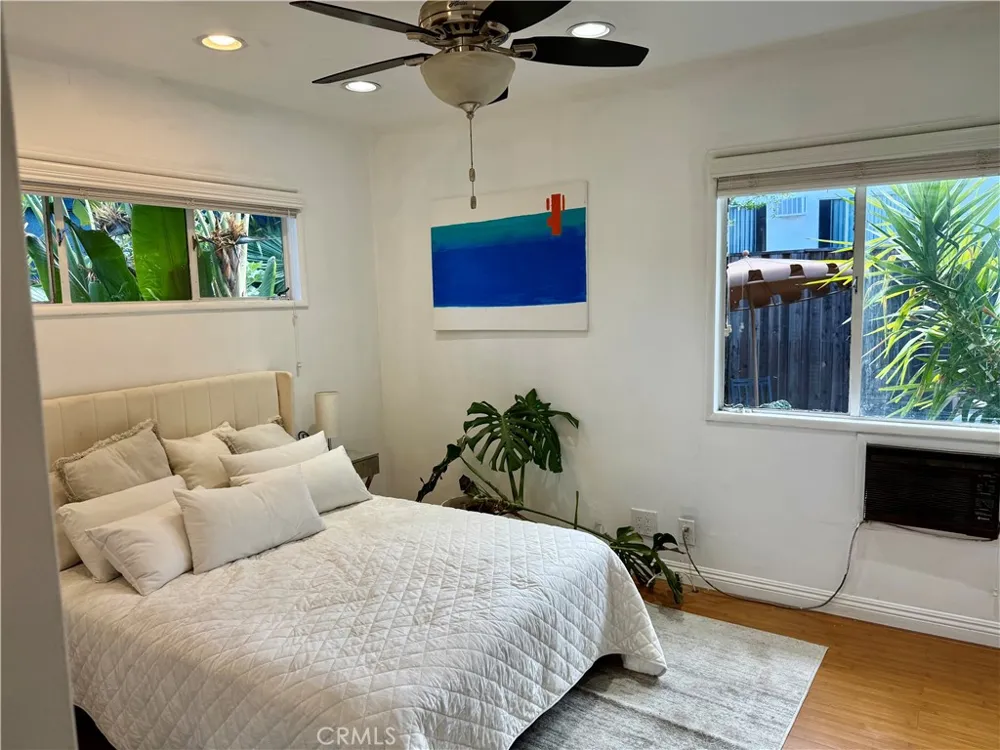 5425 Halbrent Avenue Sherman Oaks, CA 91411