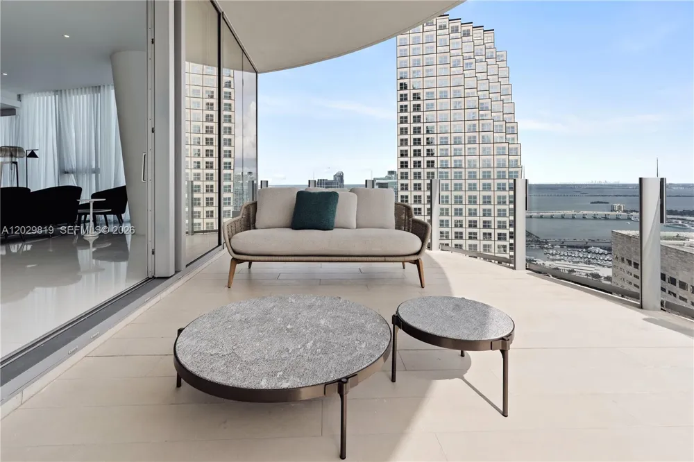 300 E Biscayne Blvd Way #5101 Miami, FL 33131