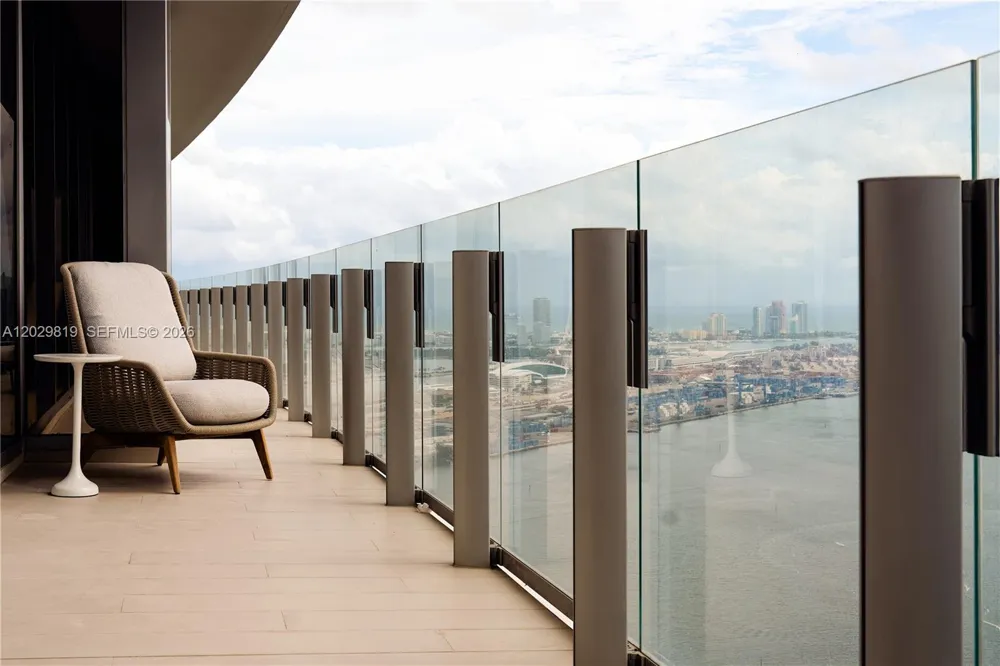 300 E Biscayne Blvd Way #5101 Miami, FL 33131