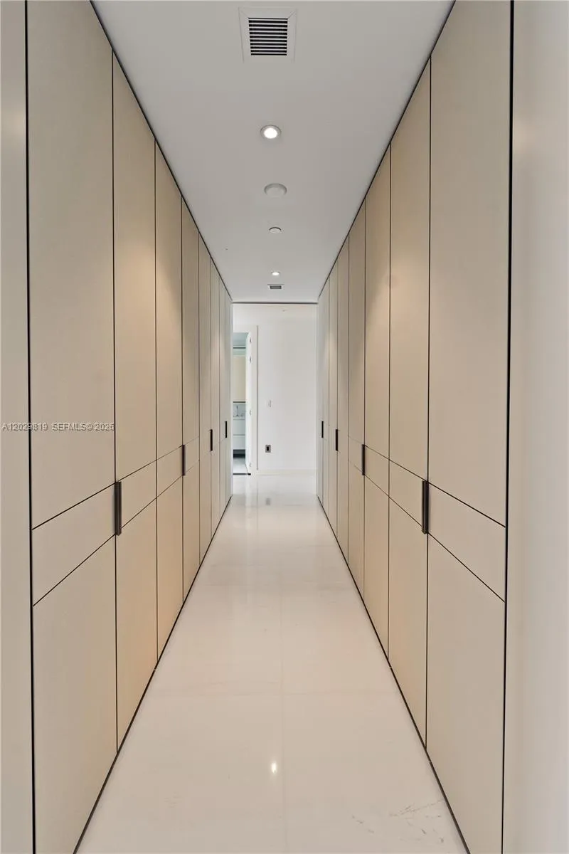 300 E Biscayne Blvd Way #5101 Miami, FL 33131