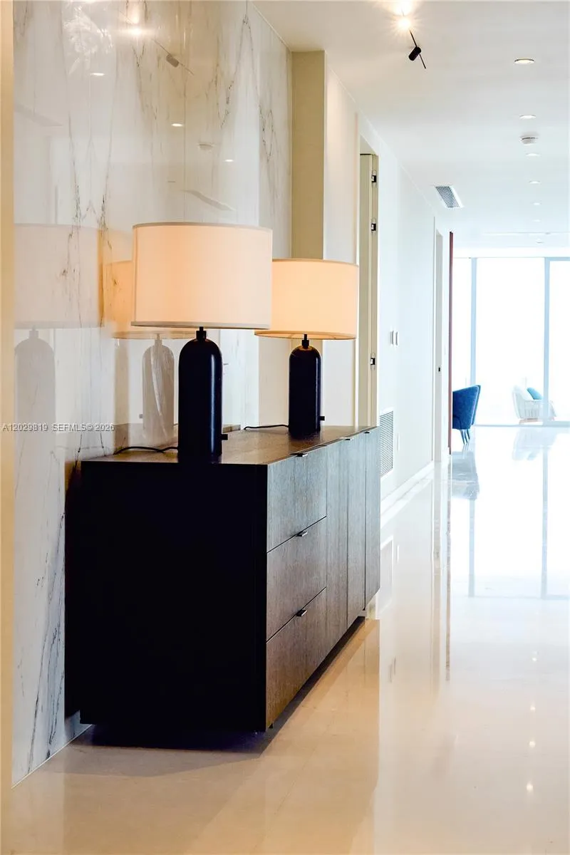300 E Biscayne Blvd Way #5101 Miami, FL 33131