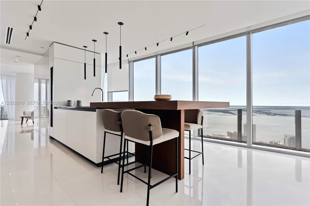 300 E Biscayne Blvd Way #5101 Miami, FL 33131