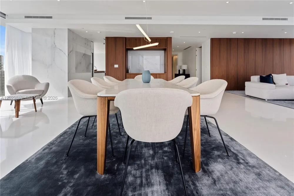 300 E Biscayne Blvd Way #5101 Miami, FL 33131