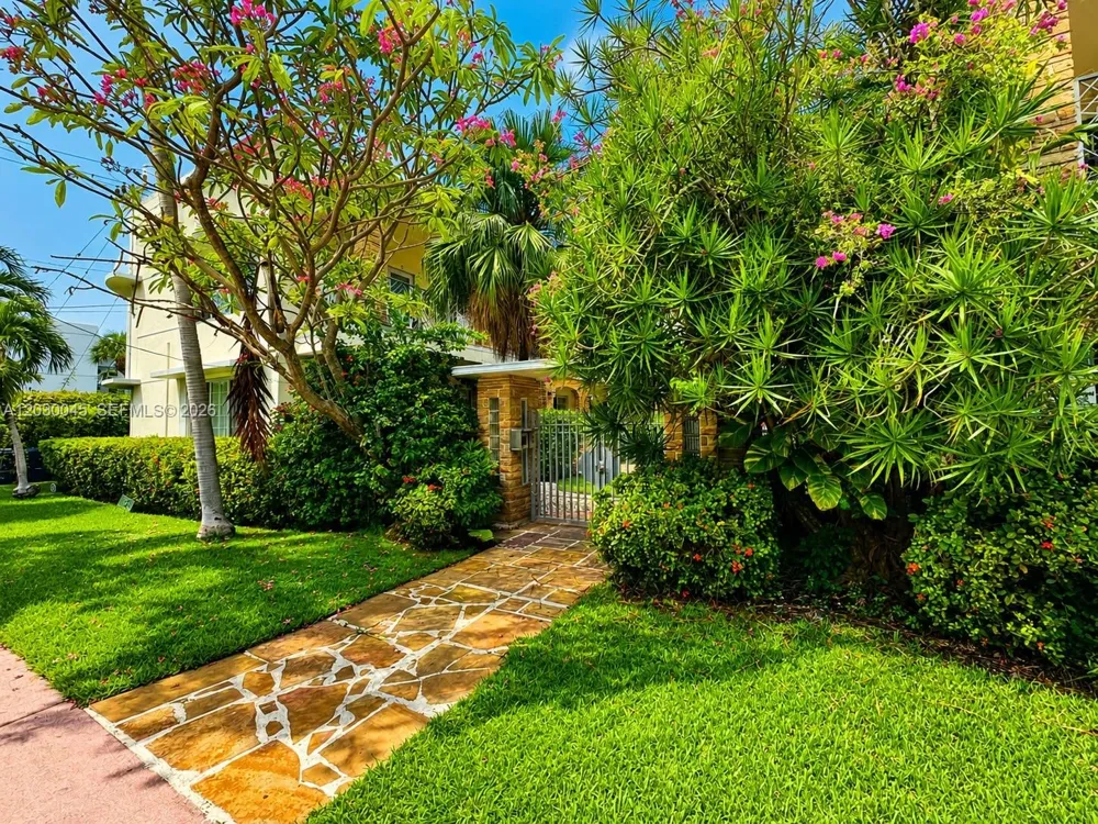 2137 Calais Dr #5