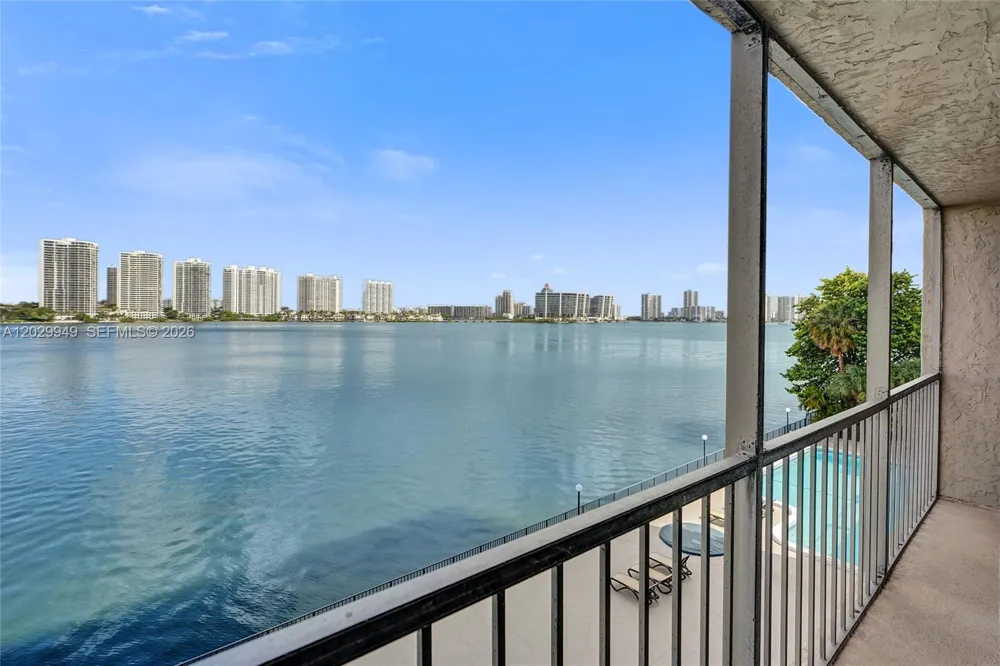 17500 Bay Rd #S403 Sunny Isles Beach, FL 33160