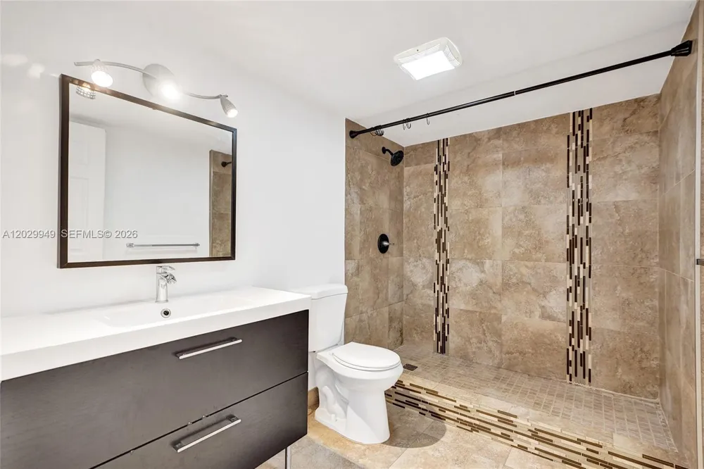 17500 Bay Rd #S403 Sunny Isles Beach, FL 33160
