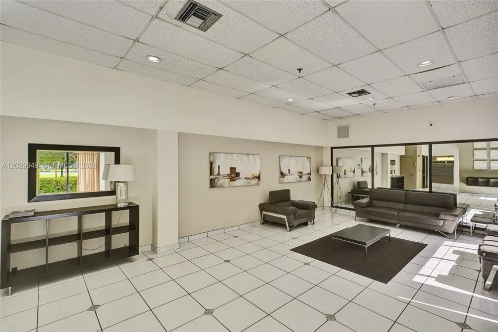 17500 Bay Rd #S403 Sunny Isles Beach, FL 33160