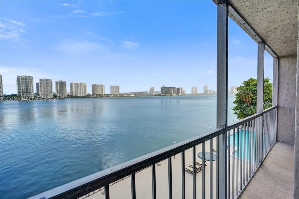 17500 Bay Rd #S403 Sunny Isles Beach, FL 33160