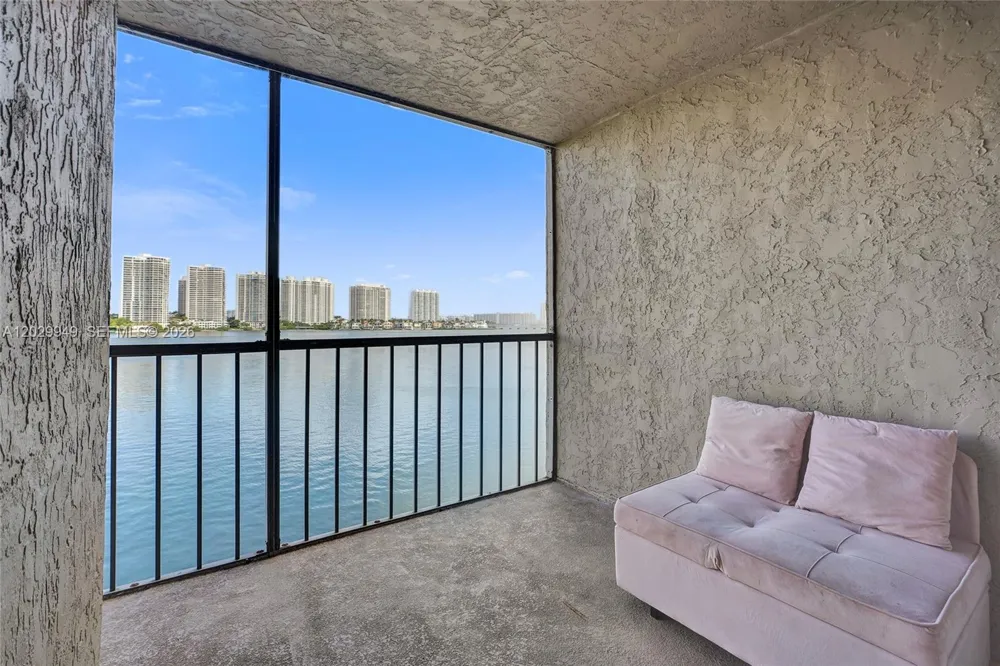 17500 Bay Rd #S403 Sunny Isles Beach, FL 33160