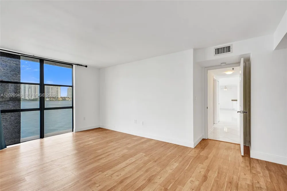 17500 Bay Rd #S403 Sunny Isles Beach, FL 33160