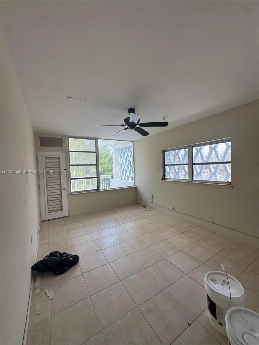 10281 E Bay Harbor Dr #D3 Bay Harbor Islands, FL 33154