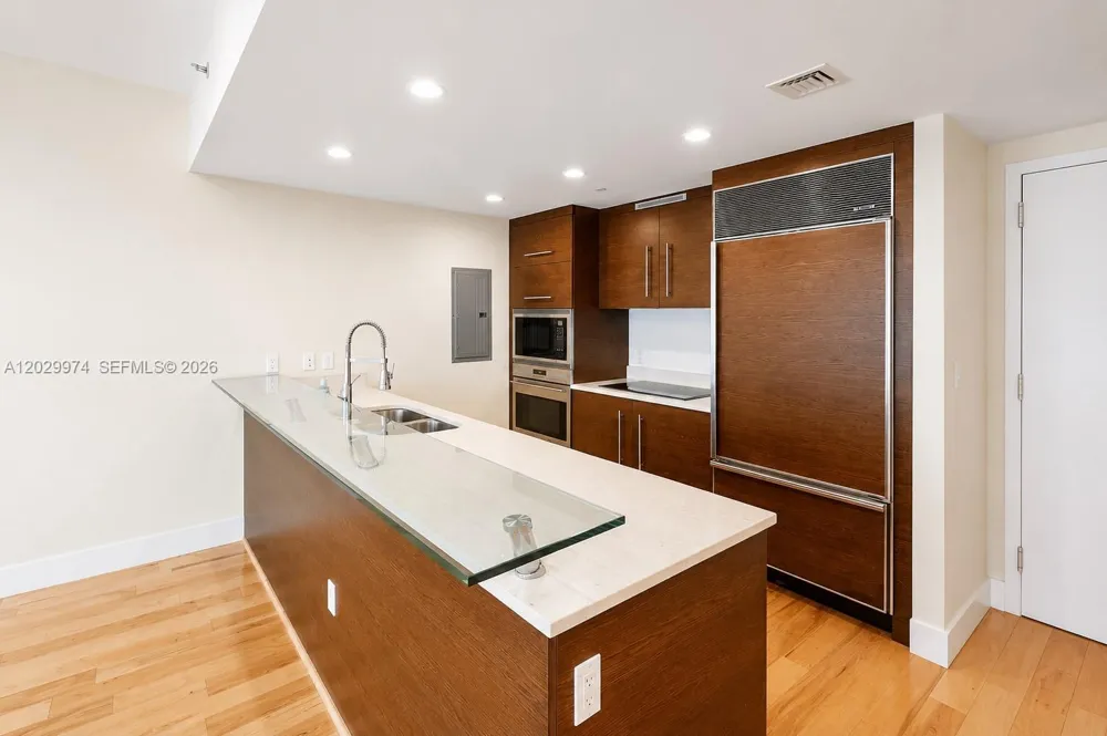 475 Brickell Ave #2909