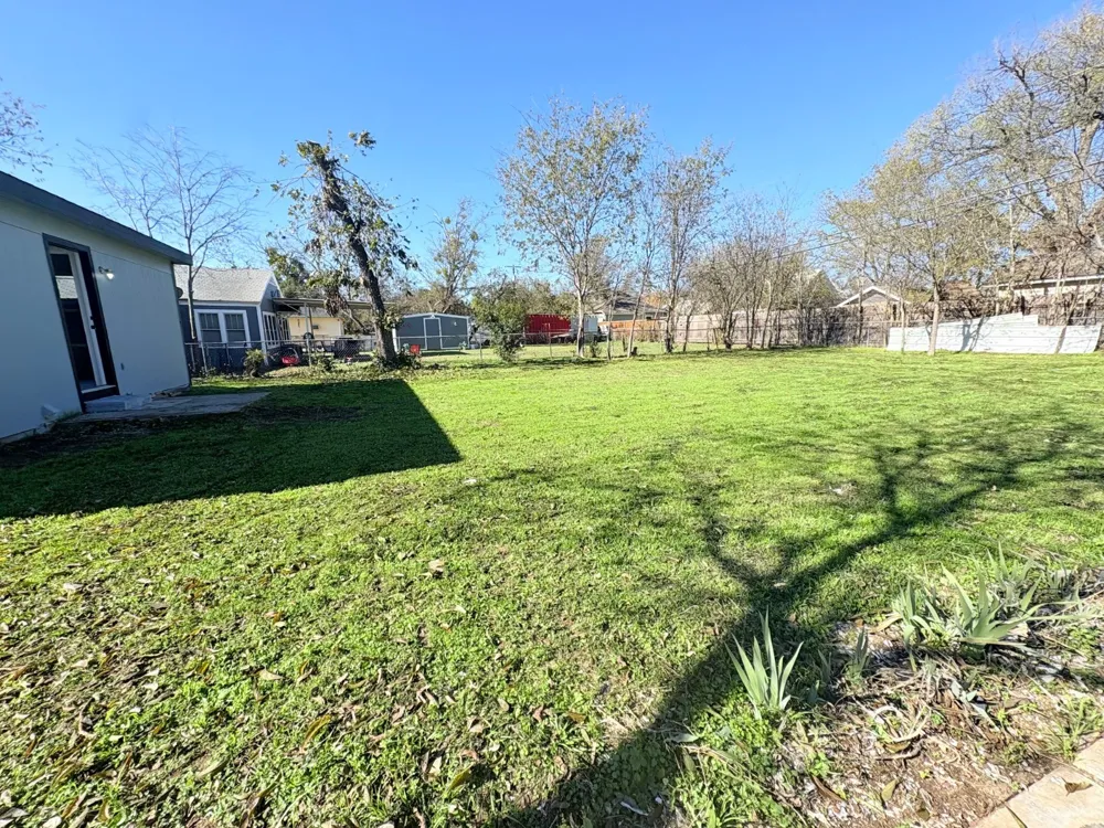 905 2nd St Graham, TX 76450