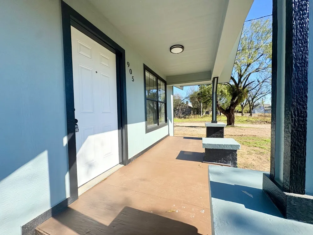905 2nd St Graham, TX 76450