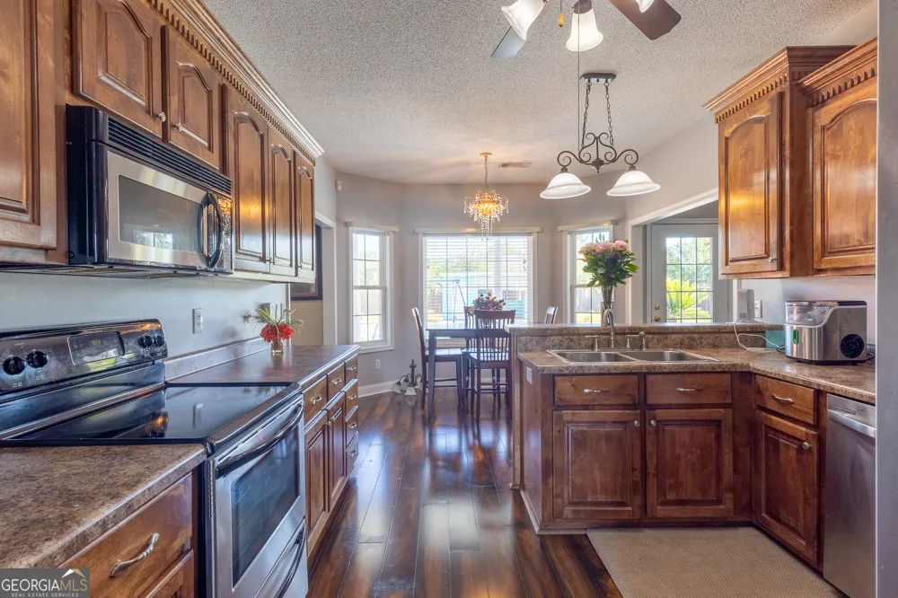 110 Westward PT Kathleen, GA 31047