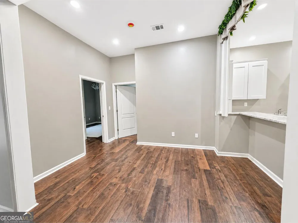 5589 River RD Ellenwood, GA 30294