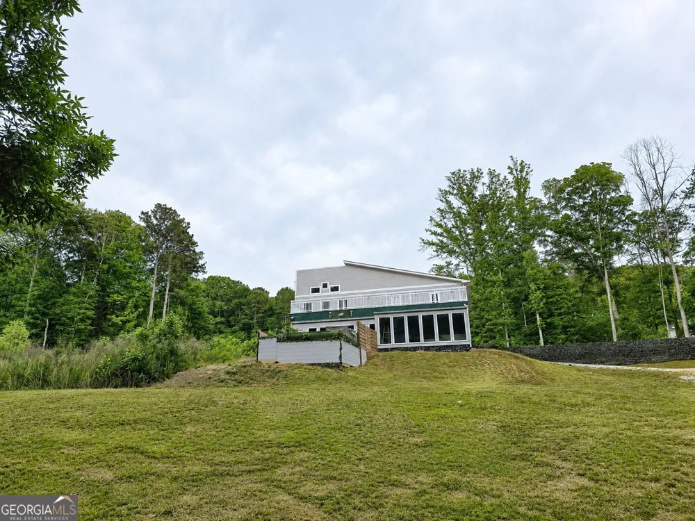 5589 River RD Ellenwood, GA 30294