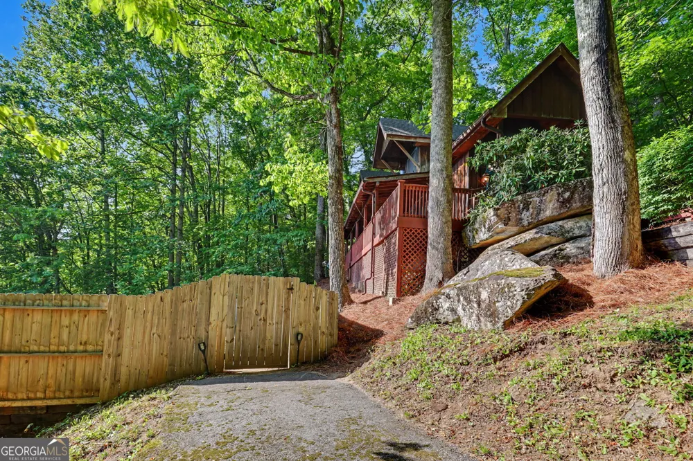 44 Laquinta LN Dillard, GA 30537