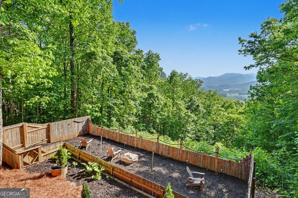 44 Laquinta LN Dillard, GA 30537