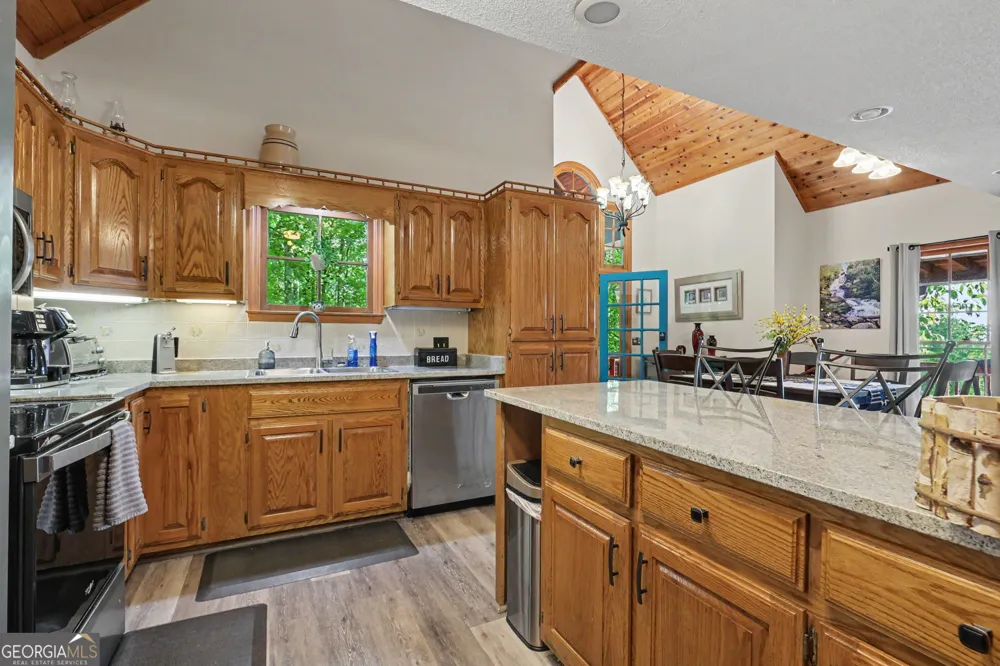 44 Laquinta LN Dillard, GA 30537