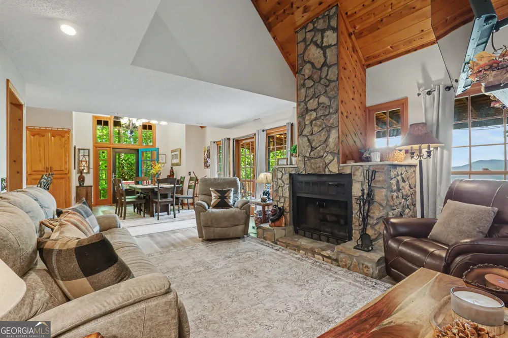 44 Laquinta LN Dillard, GA 30537
