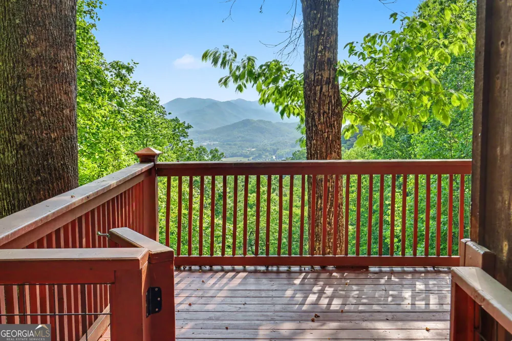 44 Laquinta LN Dillard, GA 30537