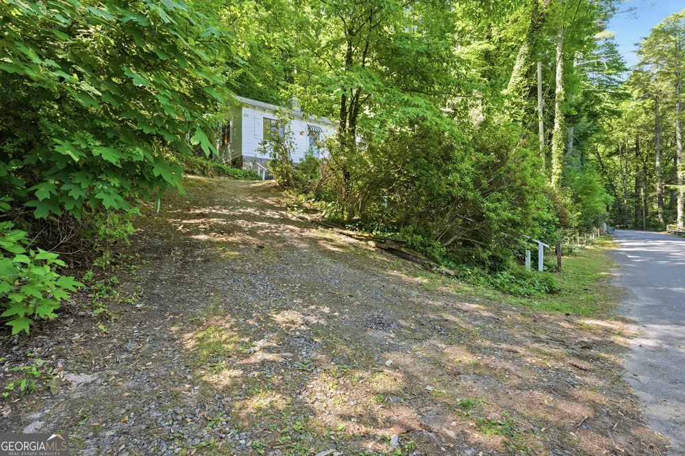 6448 Crow Creek RD Lakemont, GA 30552