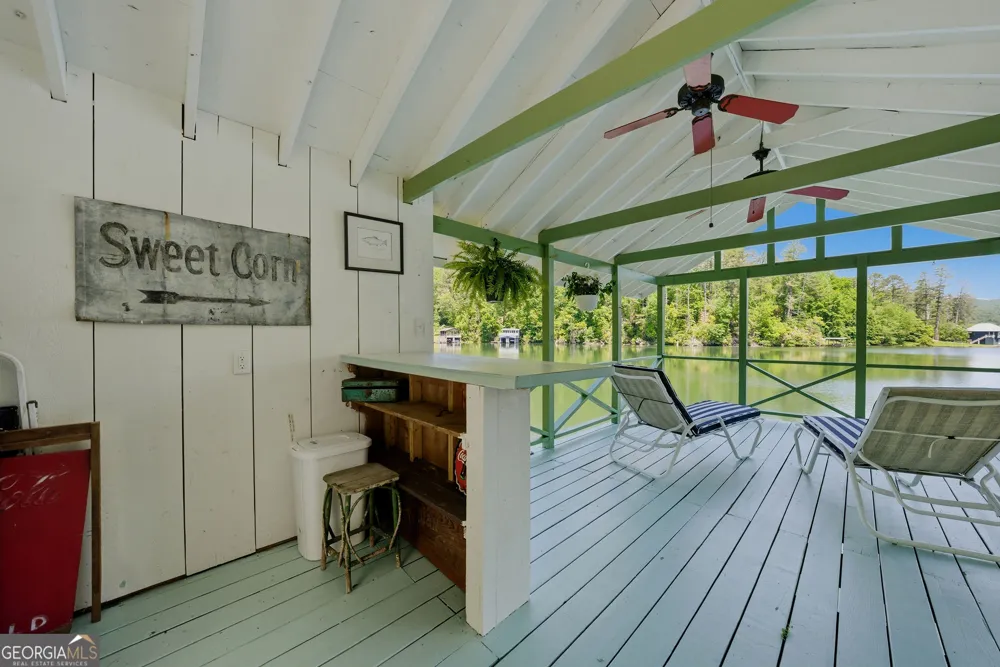 6448 Crow Creek RD Lakemont, GA 30552